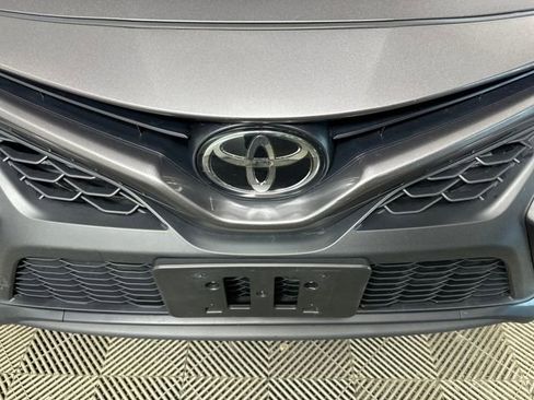 Used 2024 Toyota Camry SE image 9