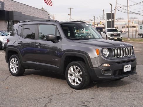 Used 2018 Jeep Renegade Latitude image 42