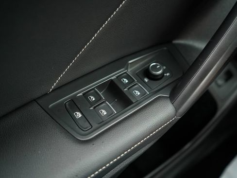 Used 2024 Volkswagen Tiguan SE FWD image 29