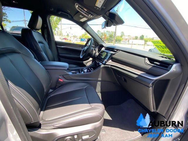 Used 2026 Jeep Grand Cherokee Limited AWD/4WD image 15