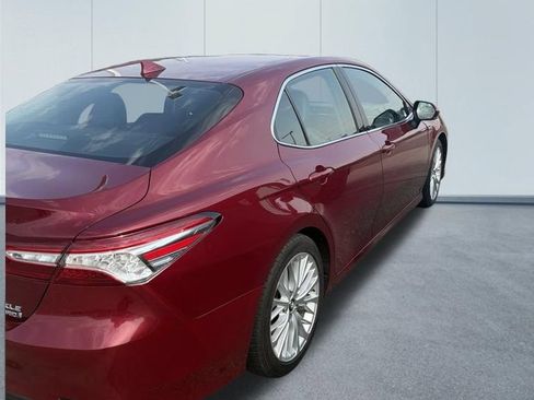 Used 2018 Toyota Camry XLE w/ Audio Package FWD image 2