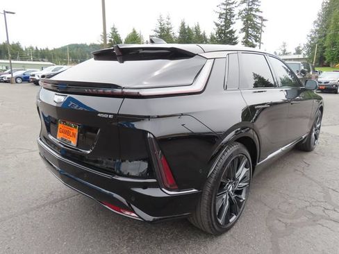 Used 2024 Cadillac Lyriq Sport RWD image 8
