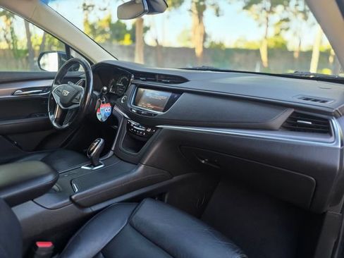 Used 2018 Cadillac XT5 Luxury w/ Driver Awareness Package FWD image 26