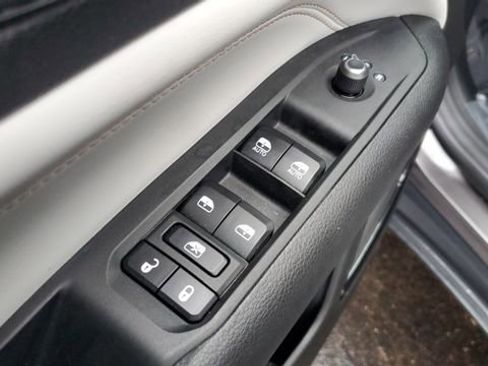 Certified 2022 Jeep Compass Limited image 6