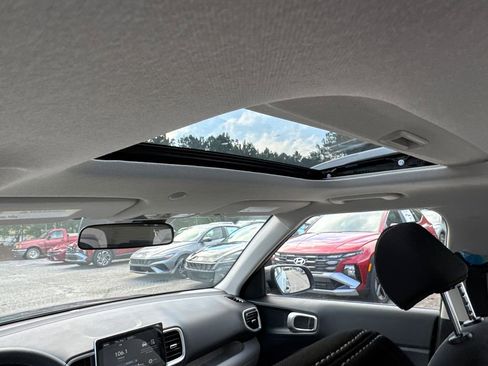 New 2025 Hyundai Venue SEL image 13
