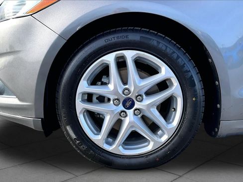 Used 2013 Ford Fusion SE FWD image 10