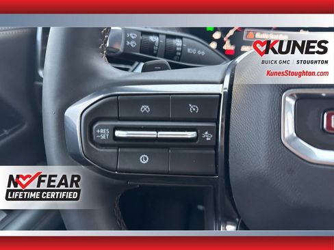 Used 2025 GMC Yukon AT4 image 25