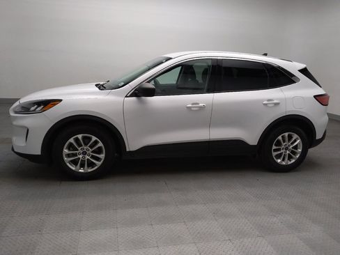 Used 2022 Ford Escape SE FWD image 2