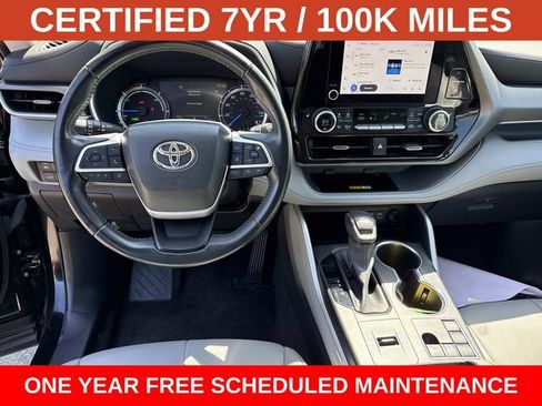 Used 2023 Toyota Highlander XLE AWD/4WD image 18