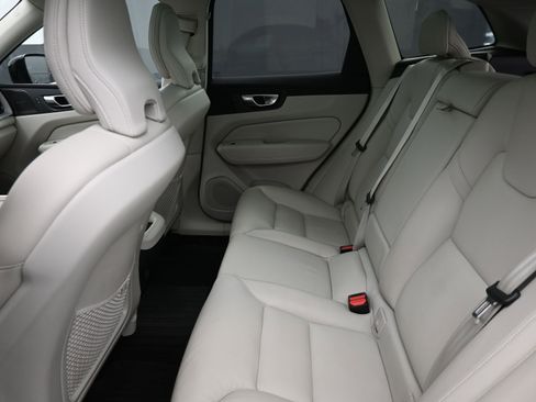 Used 2023 Volvo XC60 B5 Plus w/ Climate Package AWD/4WD image 17