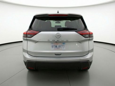 Used 2025 Nissan Rogue SV image 7