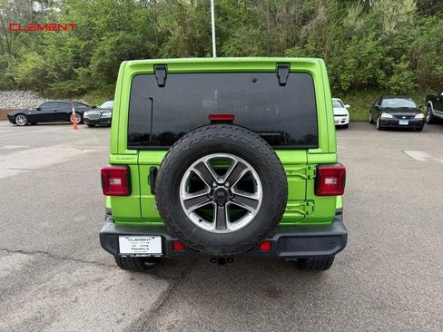 Used 2019 Jeep Wrangler Unlimited Sahara AWD/4WD image 7