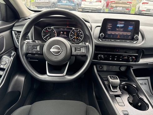 Used 2024 Nissan Rogue S image 11