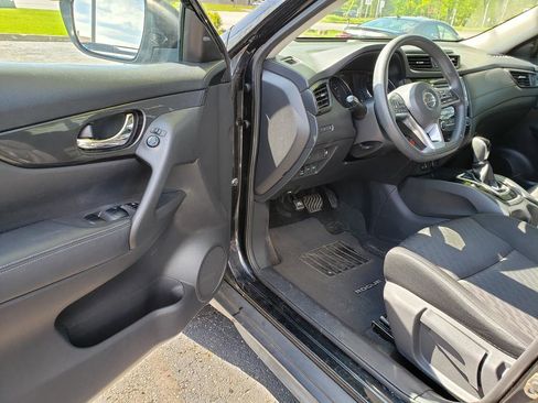 Used 2018 Nissan Rogue S AWD/4WD image 4