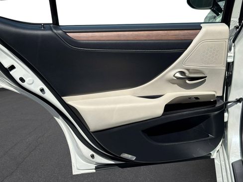 Certified 2024 Lexus ES 350 w/ Premium Package image 11