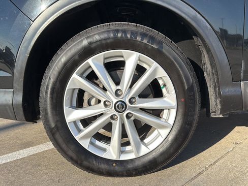 Used 2019 Nissan Rogue Sport SV AWD/4WD image 11