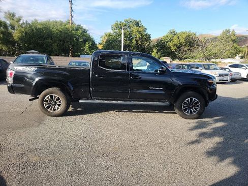 Used 2021 Toyota Tacoma TRD Sport w/ Technology Package AWD/4WD image 6