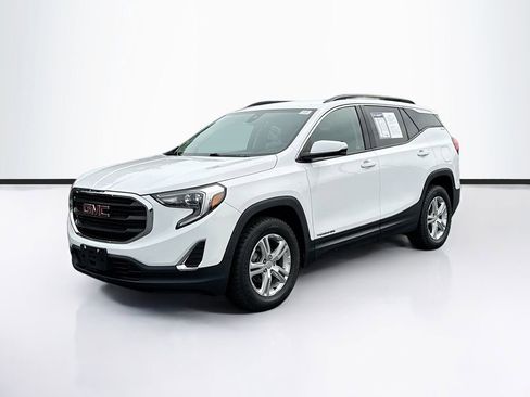 Used 2020 GMC Terrain SLE w/ Driver Convenience Package image 3