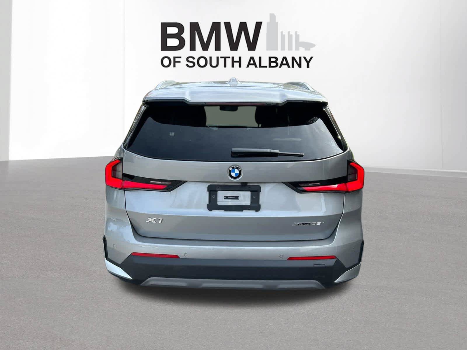 Used 2023 BMW X1 xDrive28i w/ Convenience Package AWD/4WD image 4