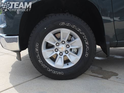 Used 2025 Chevrolet Silverado 1500 LT w/ LPO, Dark Essentials Package AWD/4WD image 30