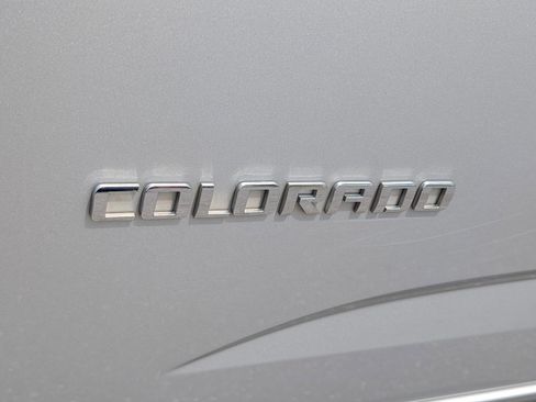 Used 2020 Chevrolet Colorado LT RWD image 9