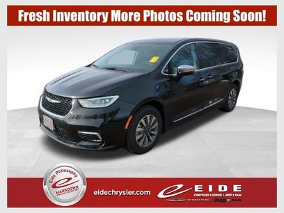 Used 2023 Chrysler Pacifica Limited