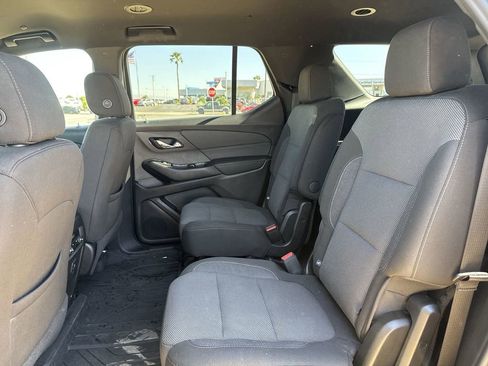 Certified 2023 Chevrolet Traverse LT FWD image 28