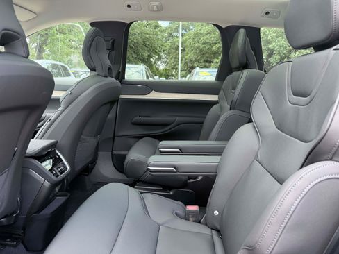 New 2026 Volvo EX90 Plus AWD/4WD image 15