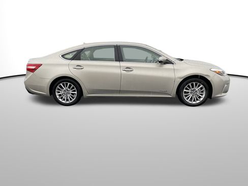 Certified 2018 Toyota Avalon Limited image 2