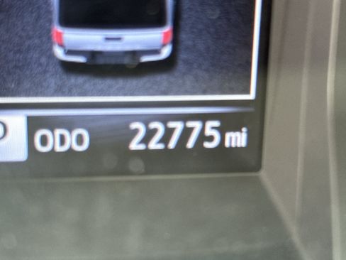 Used 2022 Toyota Tacoma SR RWD image 32