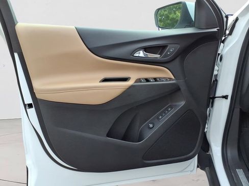 Used 2023 Chevrolet Equinox Premier w/ LPO, Floor Liner Package FWD image 20