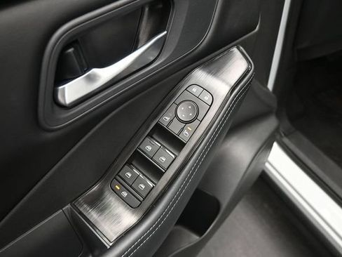 Used 2026 Nissan Rogue SV FWD image 22