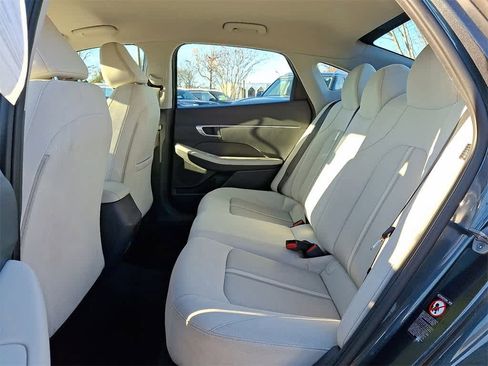 Used 2023 Hyundai Sonata SE w/ Cargo Package image 10