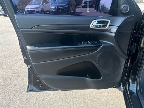 Used 2015 Jeep Grand Cherokee Altitude image 19