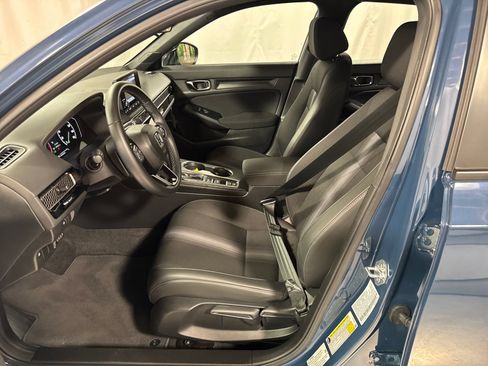 Used 2025 Honda Civic Sport image 3