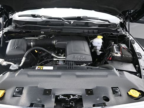 Used 2024 RAM 1500 Classic SLT image 5