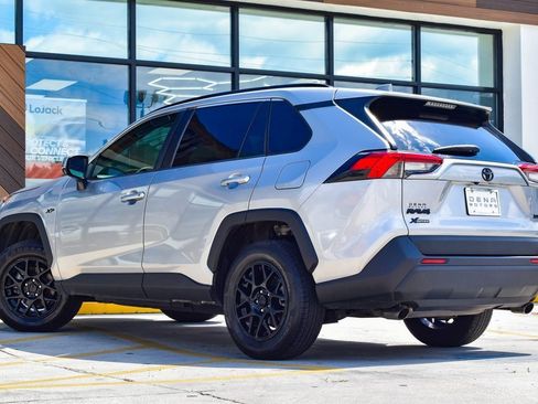 Used 2020 Toyota RAV4 XLE image 31