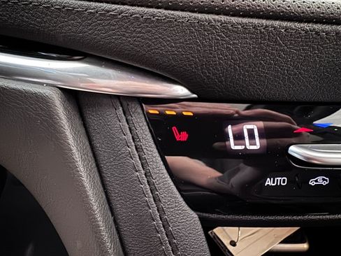 Certified 2024 Cadillac XT6 Luxury w/ LPO, Floor Liner Package AWD/4WD image 27
