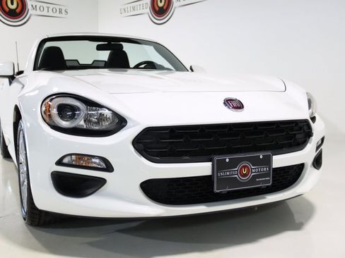 Used 2017 FIAT 124 Spider Classica image 8