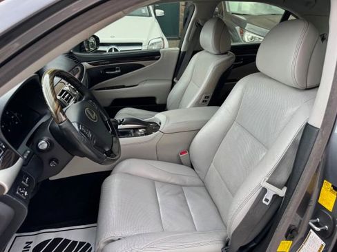 Used 2013 Lexus LS 460 image 10