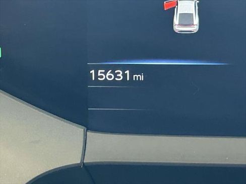 Certified 2025 Toyota Prius LE FWD image 25