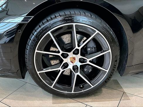 Used 2025 Porsche 911 Carrera RWD image 11