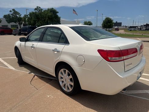 Used 2012 Lincoln MKZ FWD image 2