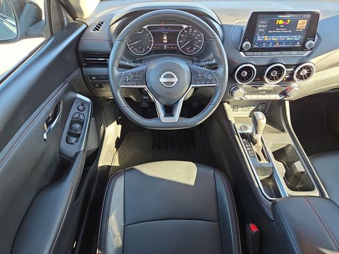 Used 2024 Nissan Sentra SR w/ SR Premium Package image 11