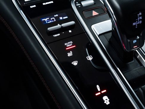 Used 2021 Porsche Panamera GTS image 14