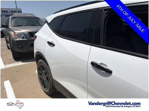 Used 2024 Chevrolet Blazer LT w/ Sound & Technology Package FWD image 5