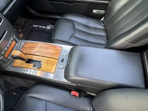 Used 2004 Cadillac XLR RWD image 23