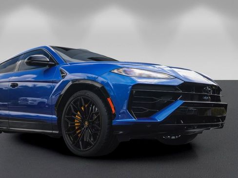 Used 2025 Lamborghini Urus SE AWD/4WD image 9