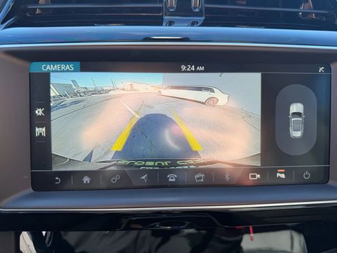 Used 2019 Jaguar F-PACE Premium image 27