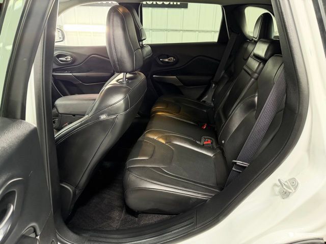 Used 2019 Jeep Cherokee Limited AWD/4WD image 10